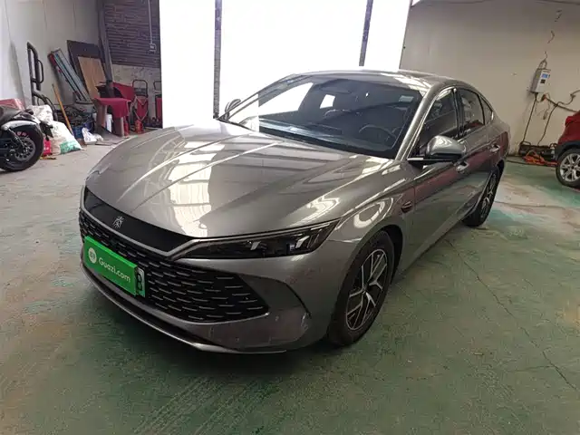 2025 BYD Qin