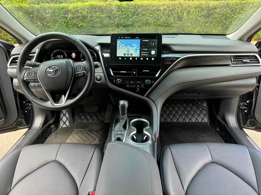 Toyota Camry — миниатюра 9
