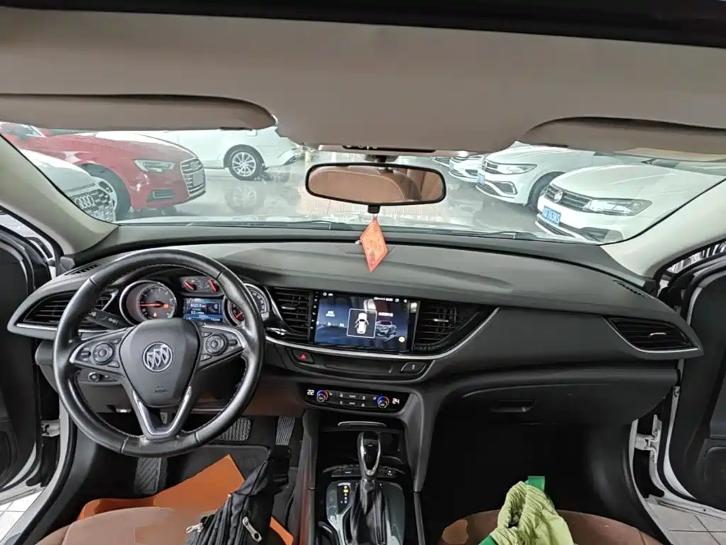 Buick Regal — миниатюра 10