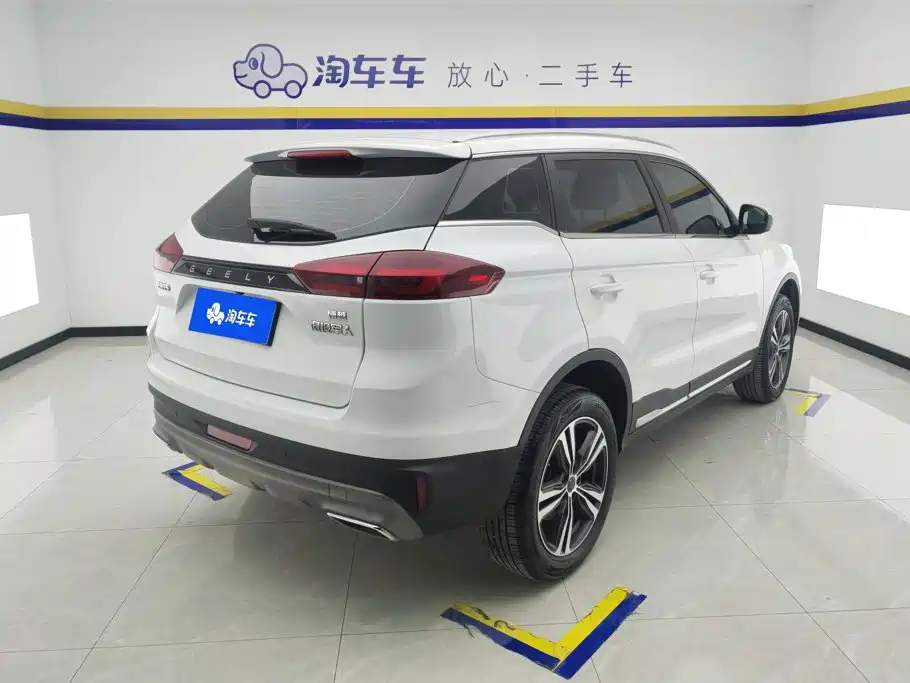 Geely Atlas 2022 — фото 3