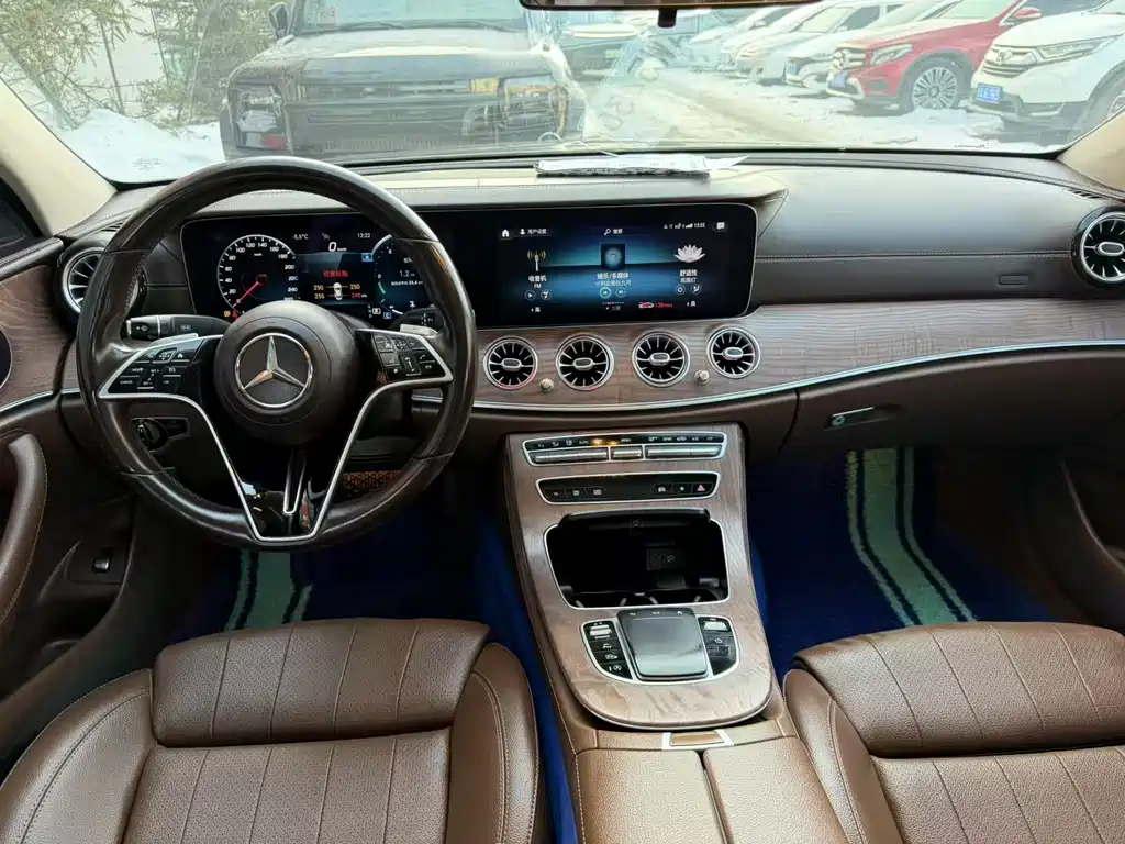 MERCEDES-BENZ E CLASS