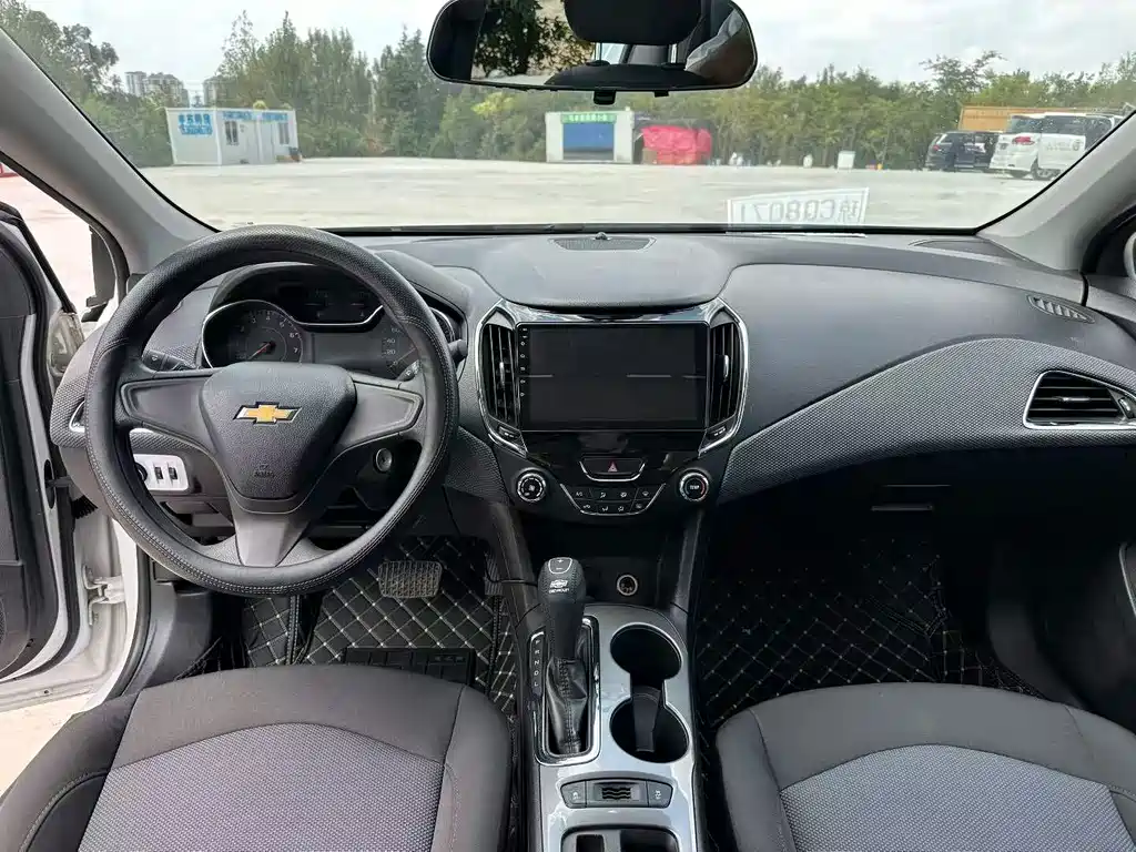 Chevrolet Cruze — миниатюра 8