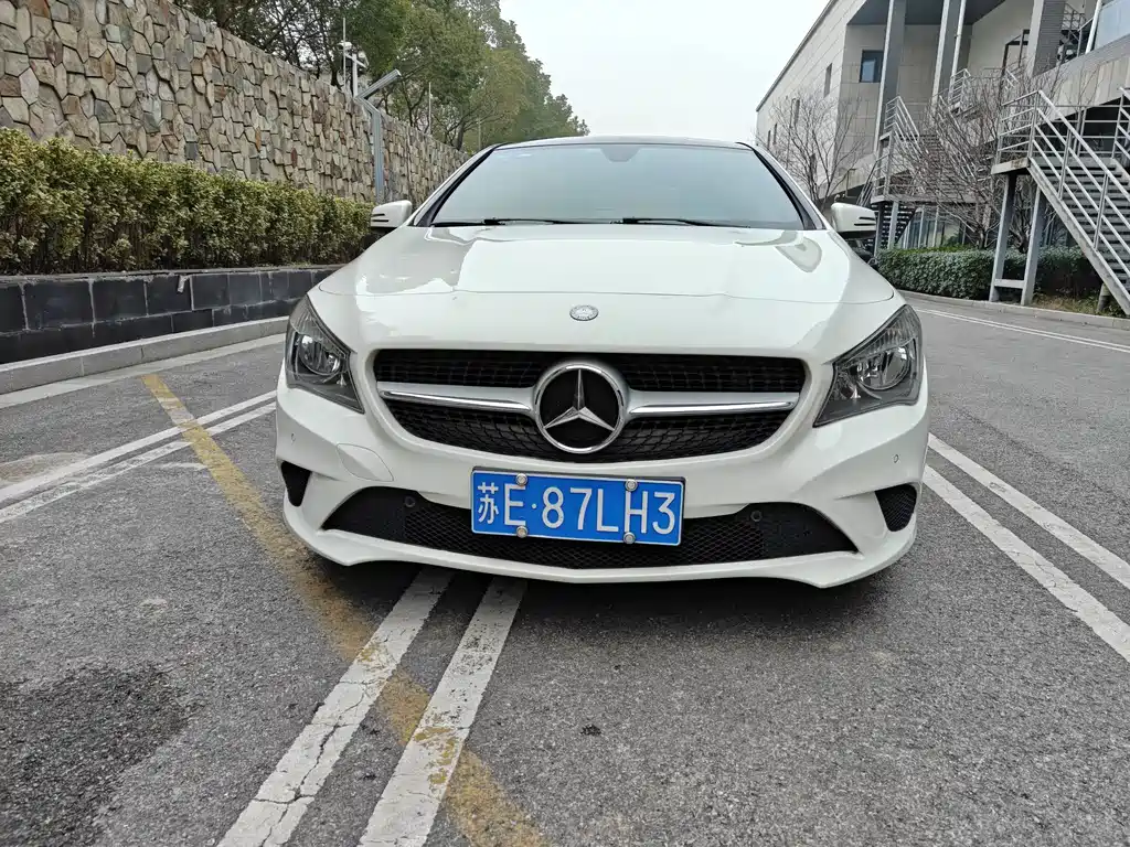 MERCEDES-BENZ CLA