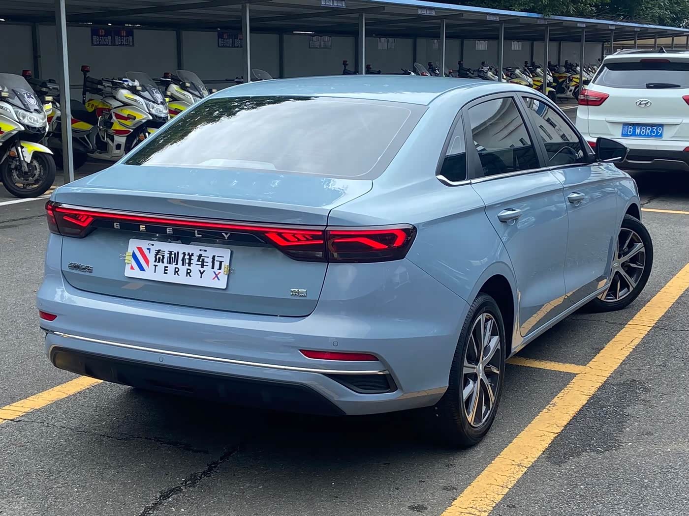 Geely Emgrand 1.5 л 2023 г. Голубой, пробег 24000 км