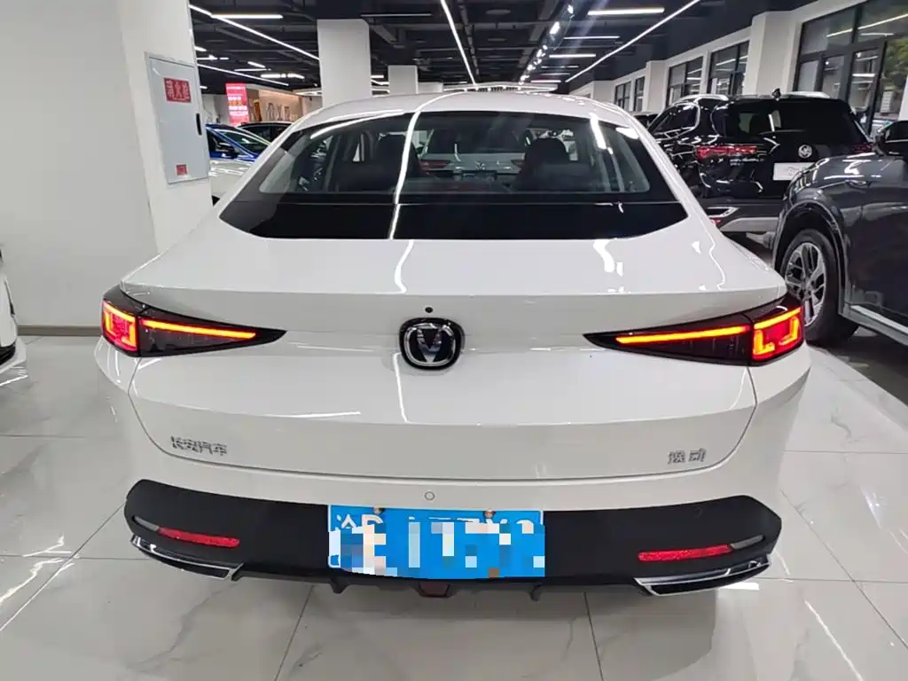 Changan Eado — миниатюра 6