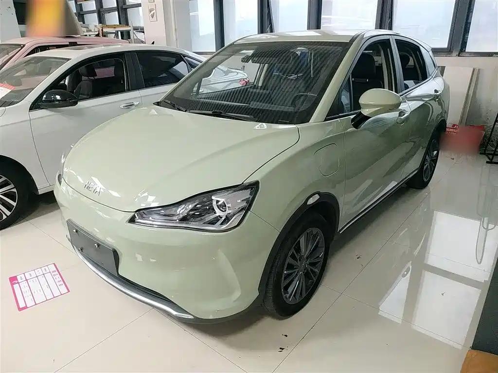 Neta Neta V 2022