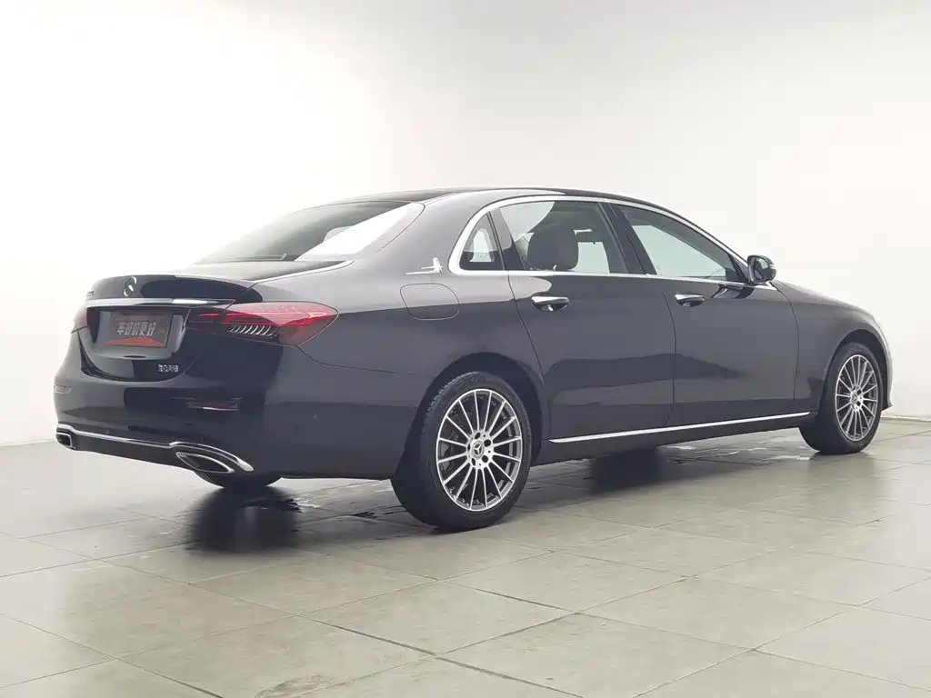 Mercedes-Benz E-Class — миниатюра 2