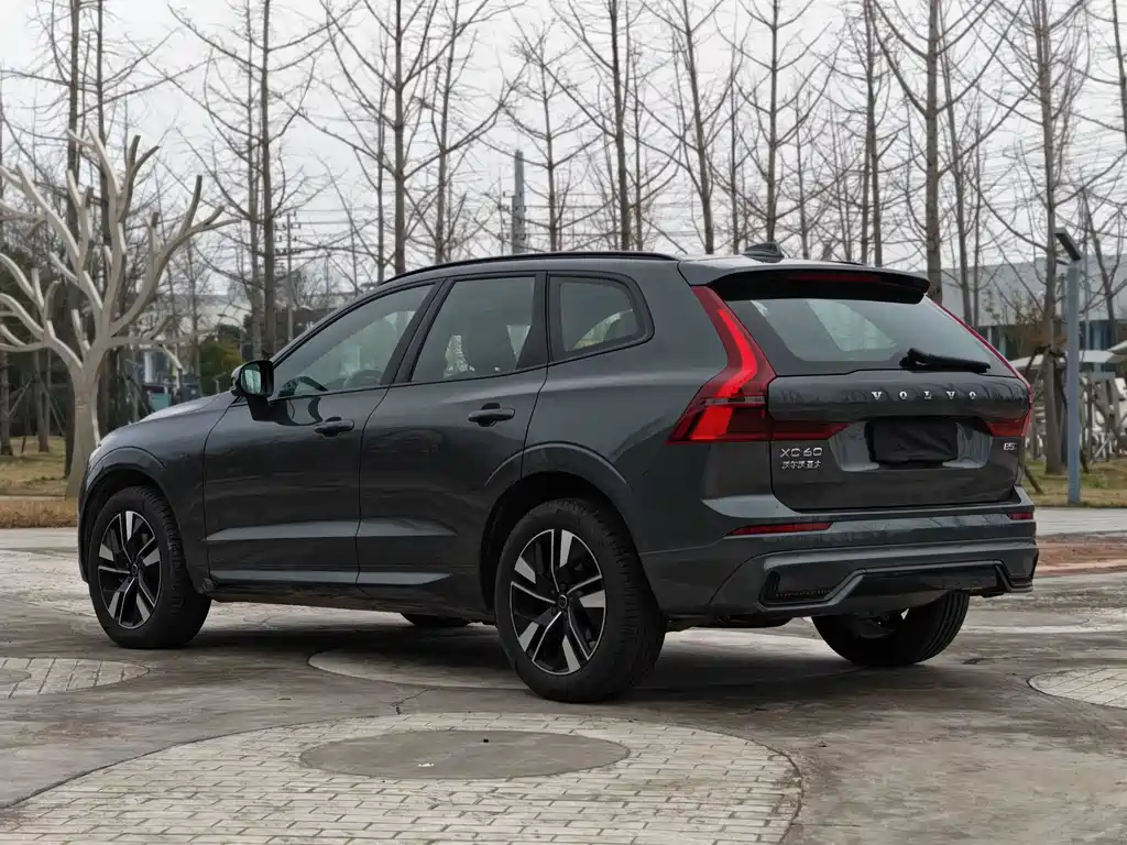 Volvo XC60 2026 B5 Sport