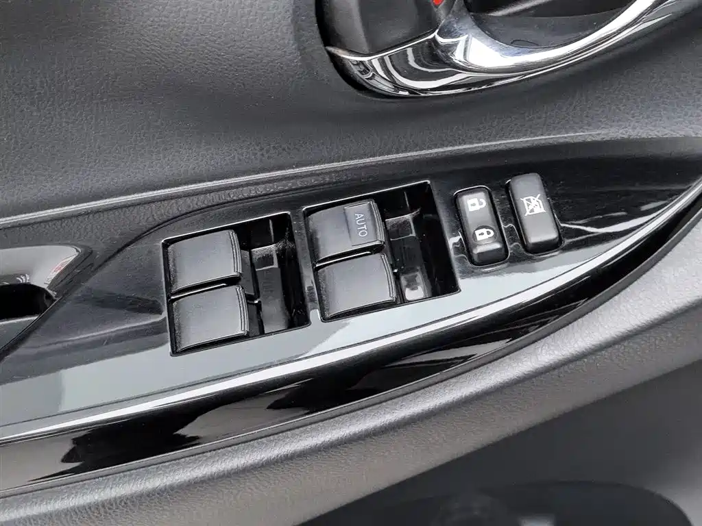 TOYOTA YARIS L ZHIXUAN