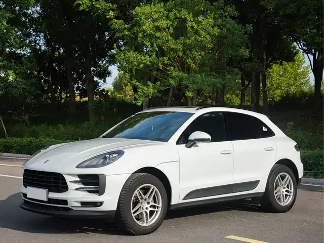 PORSCHE MACAN 2021