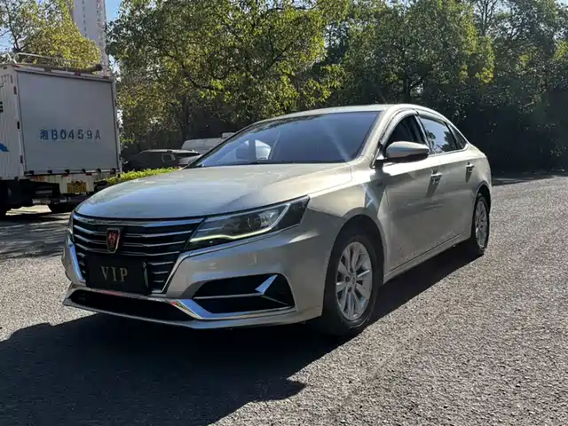 ROEWE I6 NEW ENERGY 2020