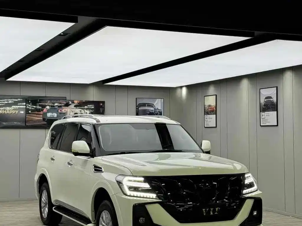 NISSAN TOURE