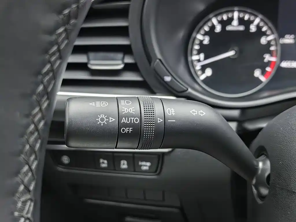 Mazda 3 Axela — миниатюра 21