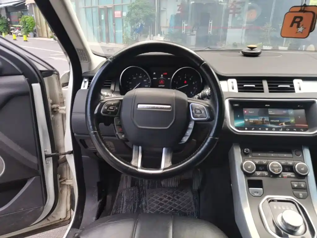 Land Rover Evoque — миниатюра 11