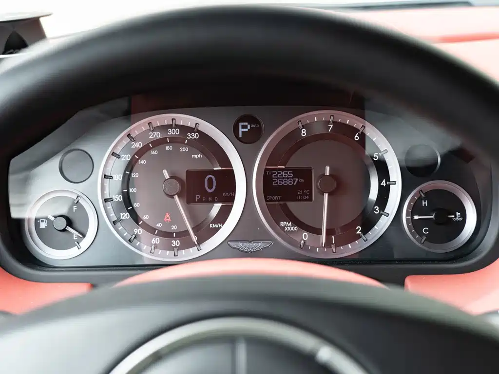 Aston Martin Rapide — миниатюра 14
