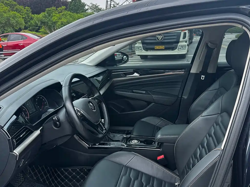 Volkswagen Passat 2020 330TSI Luxury V
