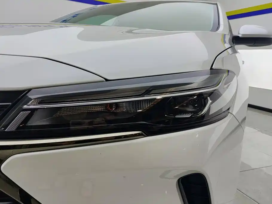 Chevrolet Monza — миниатюра 5