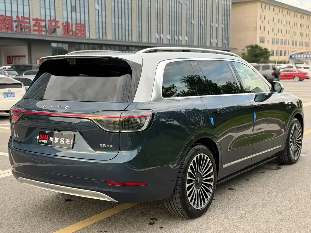Aito M9 2025 Ultra 52kWh 6 мест (192 ）