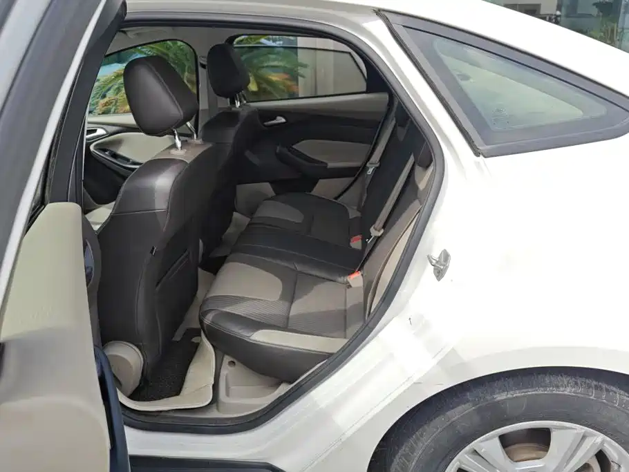 Ford Focus — миниатюра 11