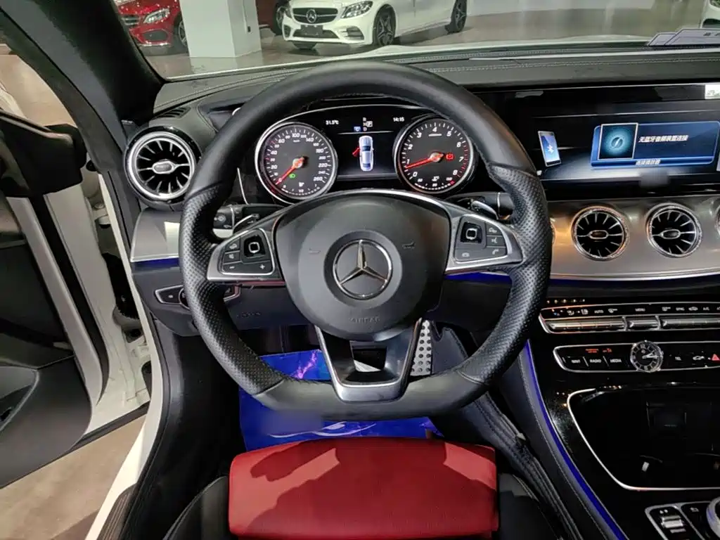 Mercedes-Benz E-Class (Import) — миниатюра 11