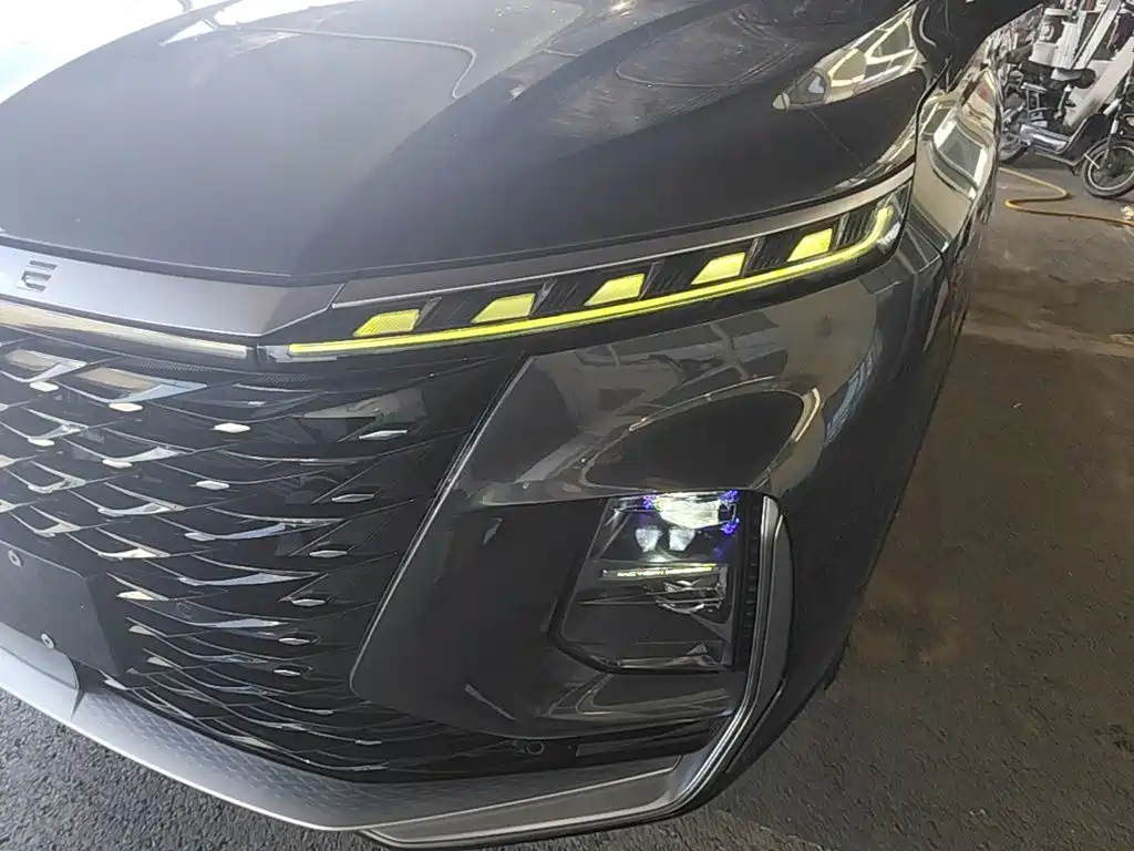 Roewe RX5 MAX — миниатюра 24