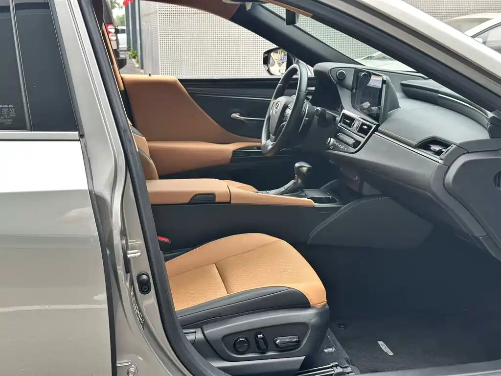 Lexus ES — миниатюра 5