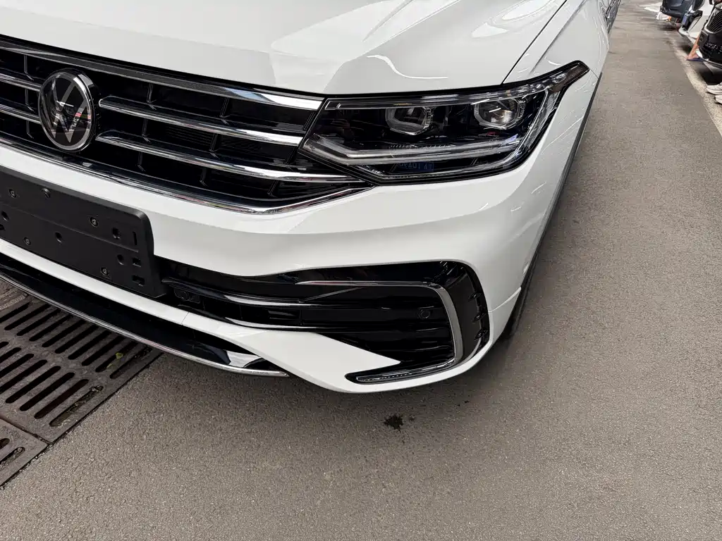Volkswagen Tiguan L L 2024 330TSI AT R-Line