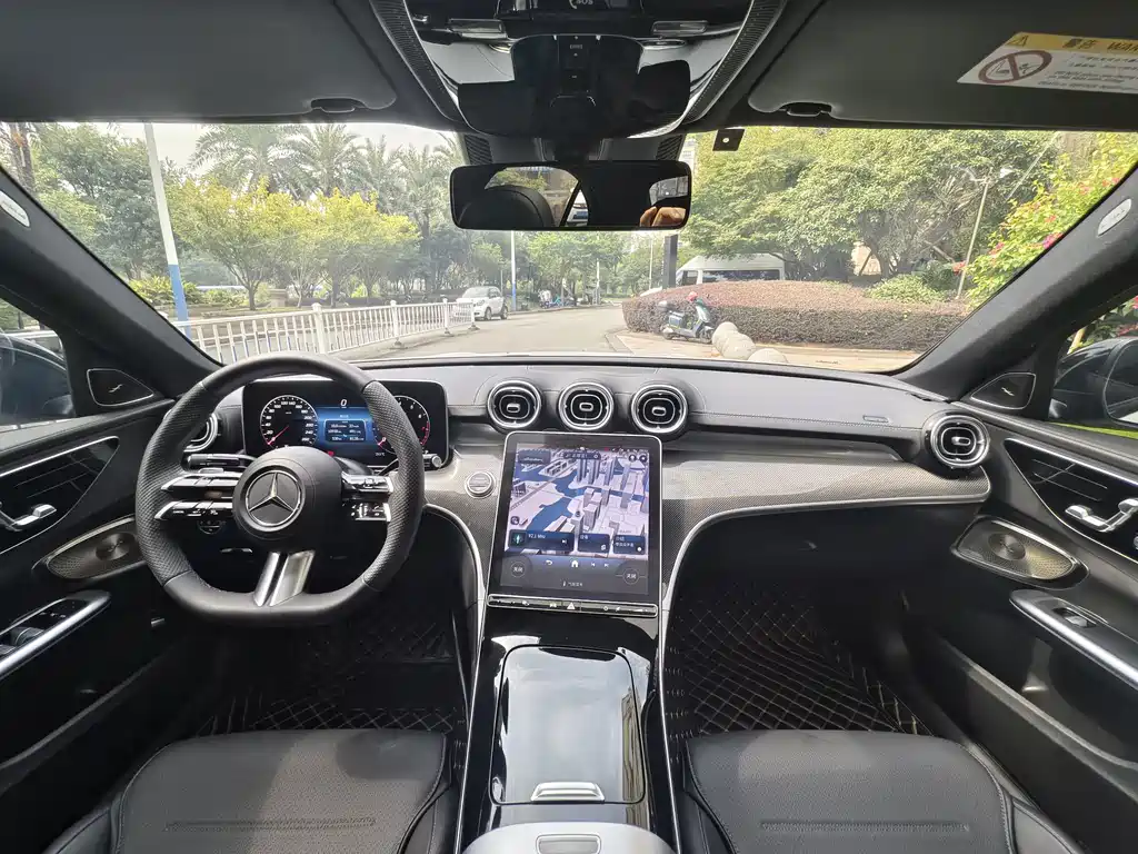 Mercedes-Benz C-Class — миниатюра 13