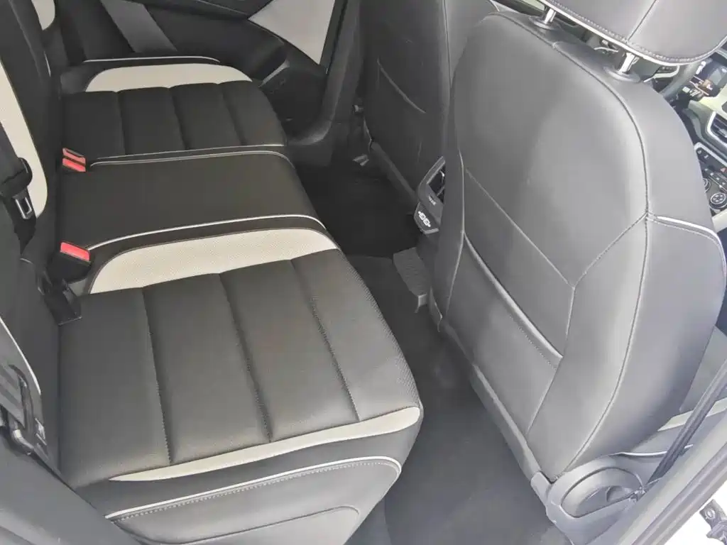 Volkswagen T-Roc — миниатюра 10
