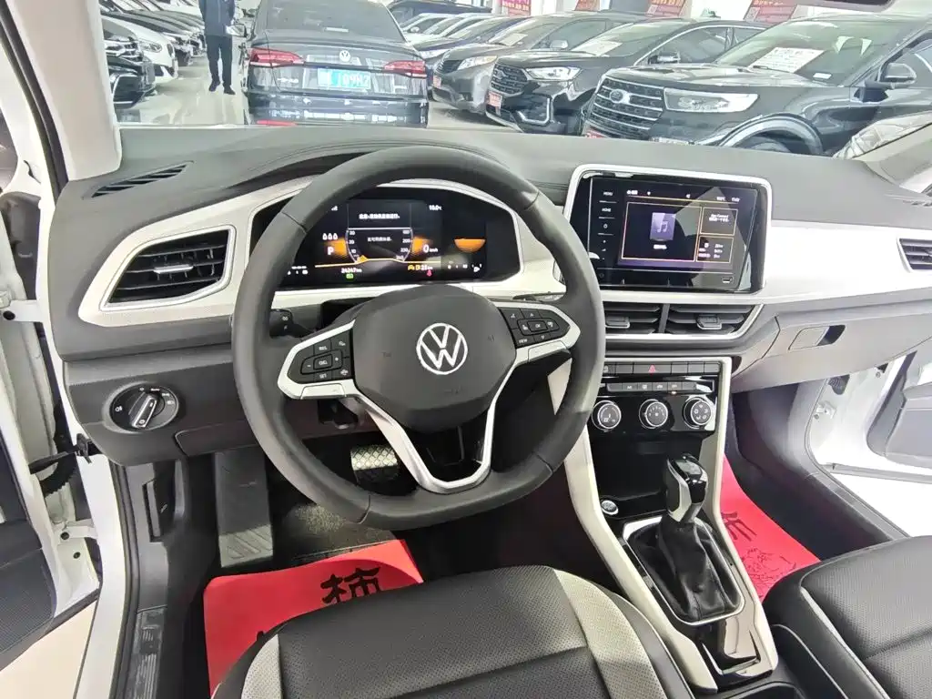 Volkswagen T-Roc — миниатюра 12