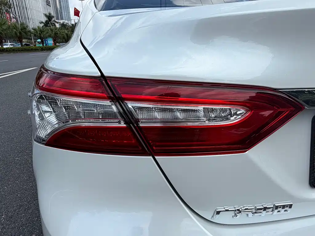 Toyota Camry — миниатюра 21