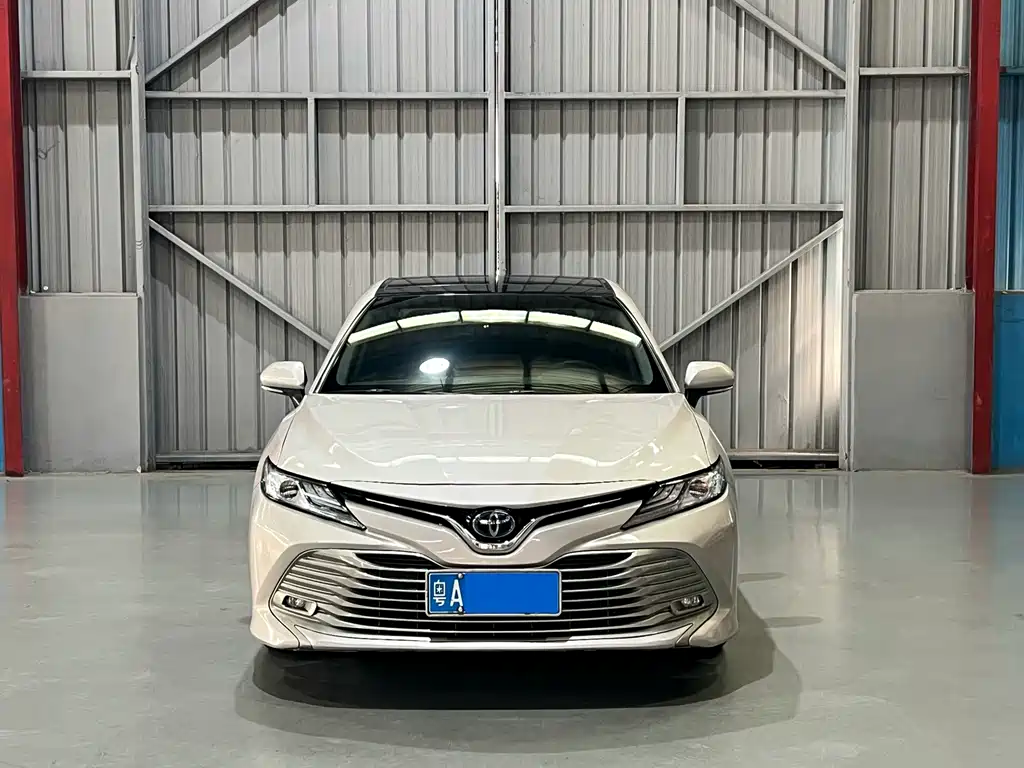 Toyota Camry — миниатюра 2