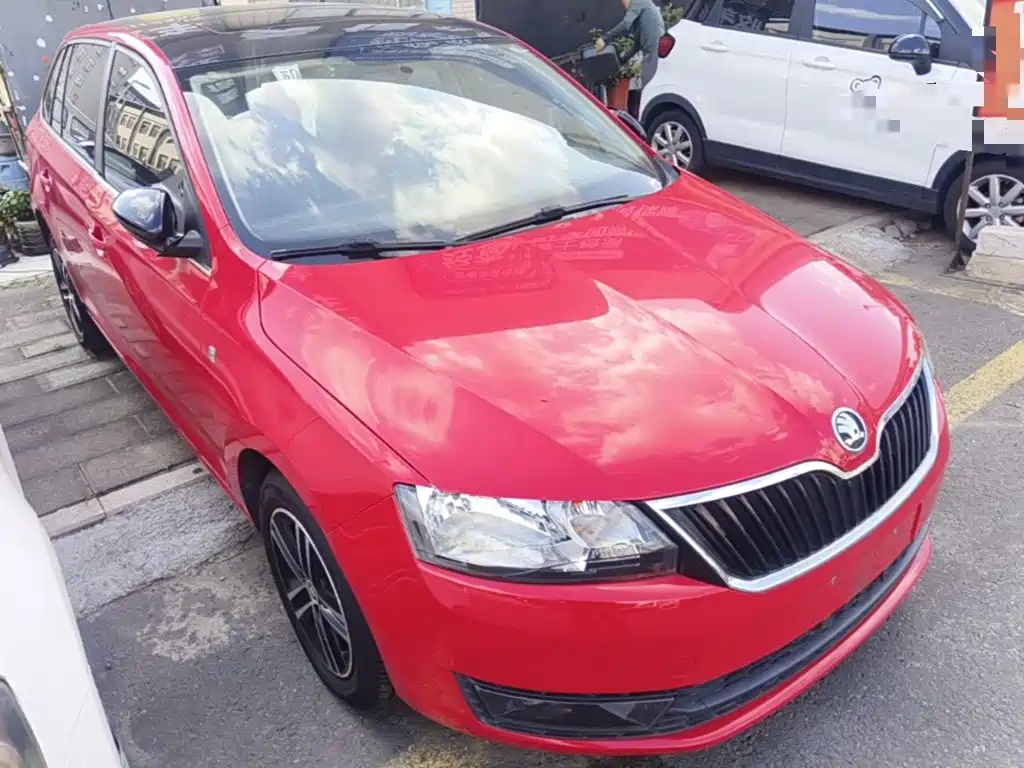 Skoda Rapid Spaceback — миниатюра 4