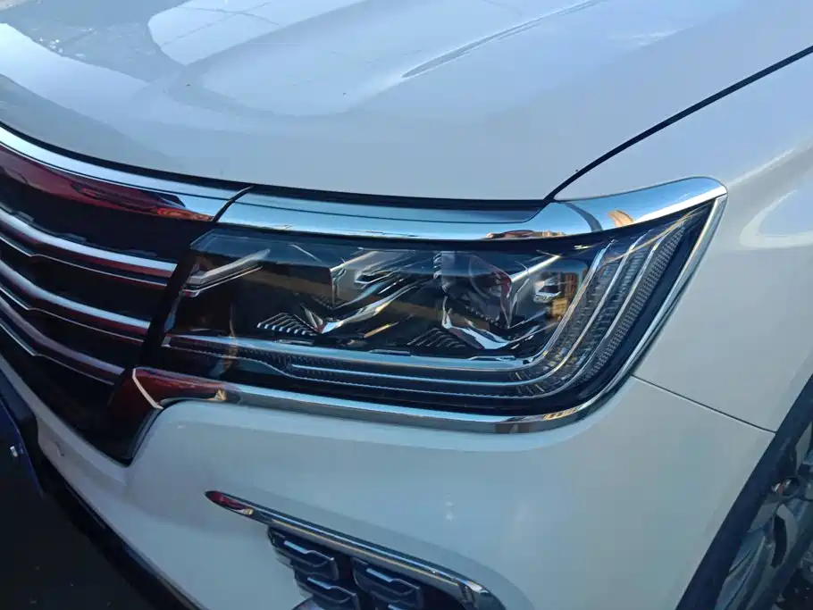 Roewe RX8 — миниатюра 5