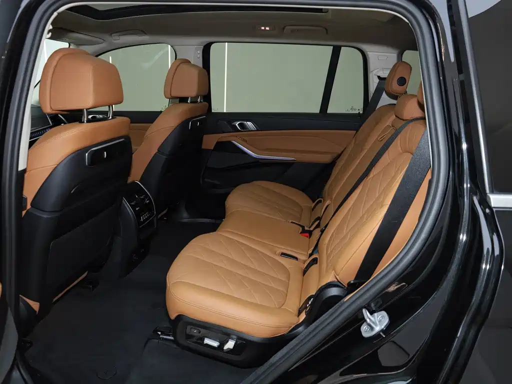 BMW X7 2023 — фото 18