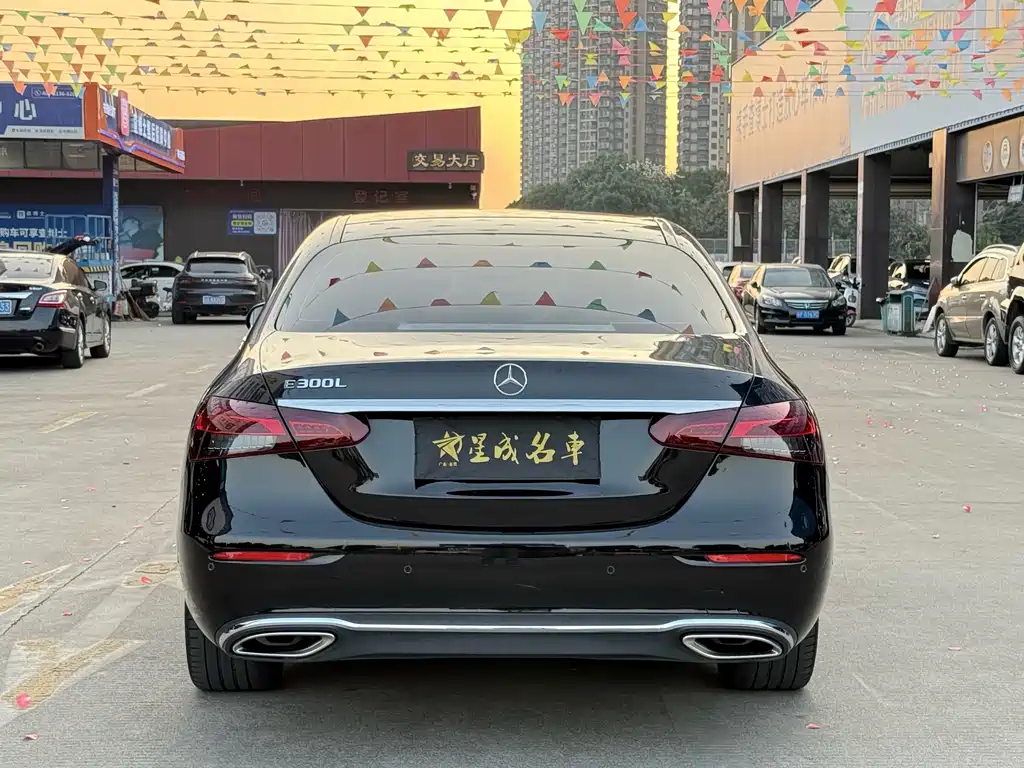 MERCEDES-BENZ E CLASS