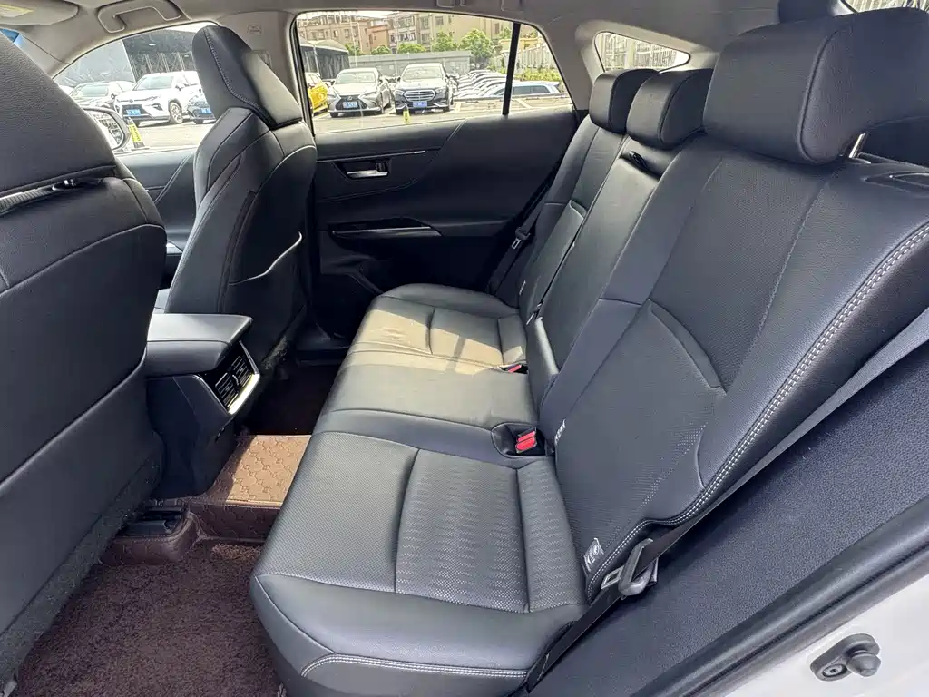 Toyota Venza — миниатюра 18