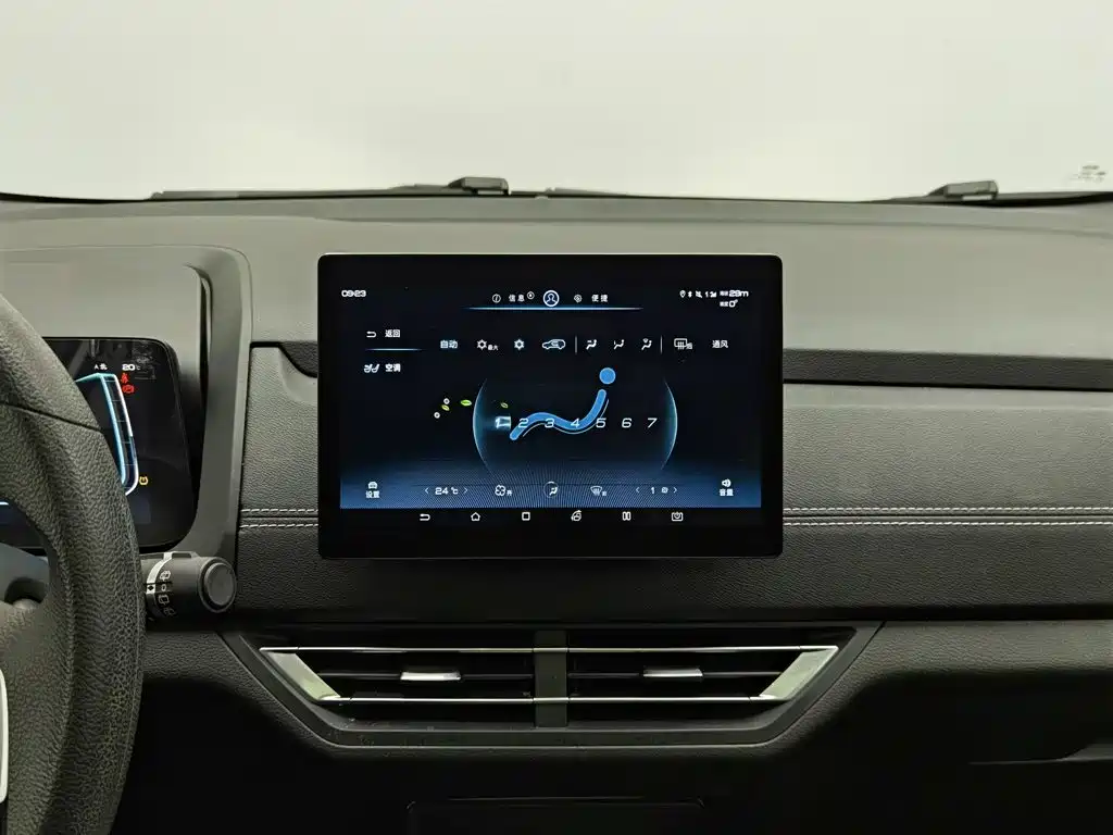 BYD Yuan EV — миниатюра 12