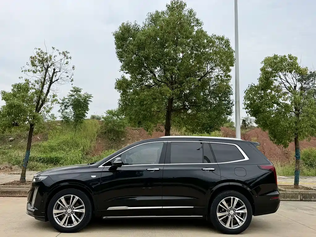 Cadillac XT6 2020 28T мест Lead Sport