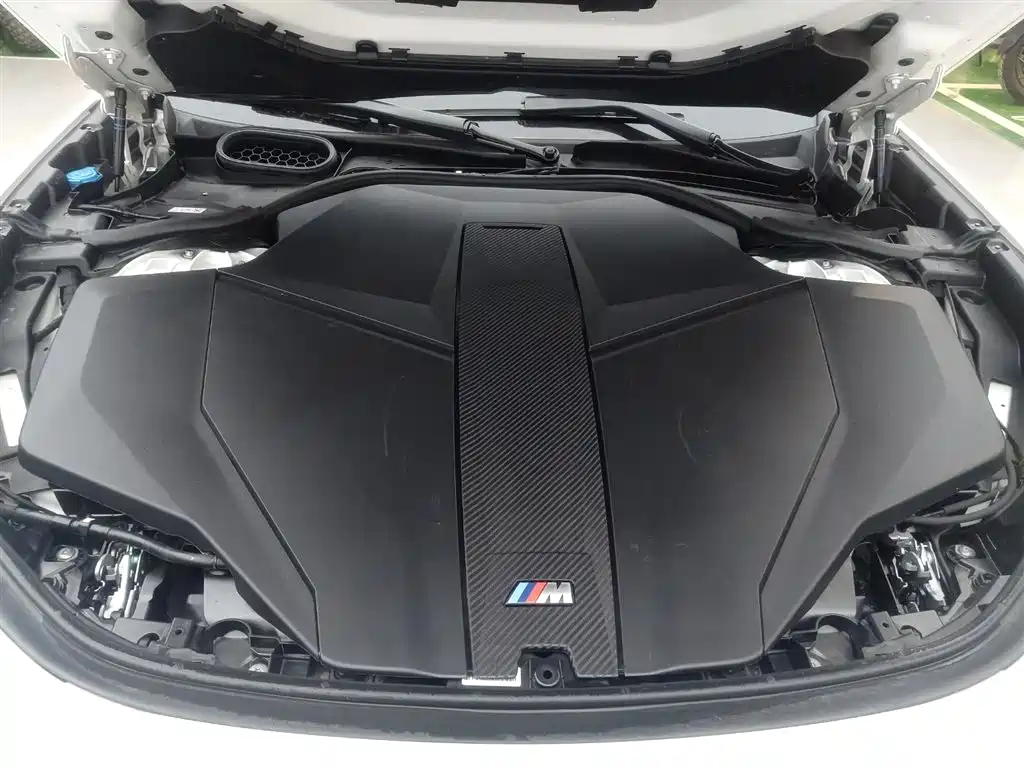 BMW I7 M70L