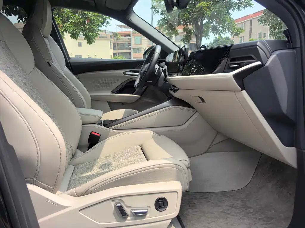 Audi Q5L — миниатюра 9