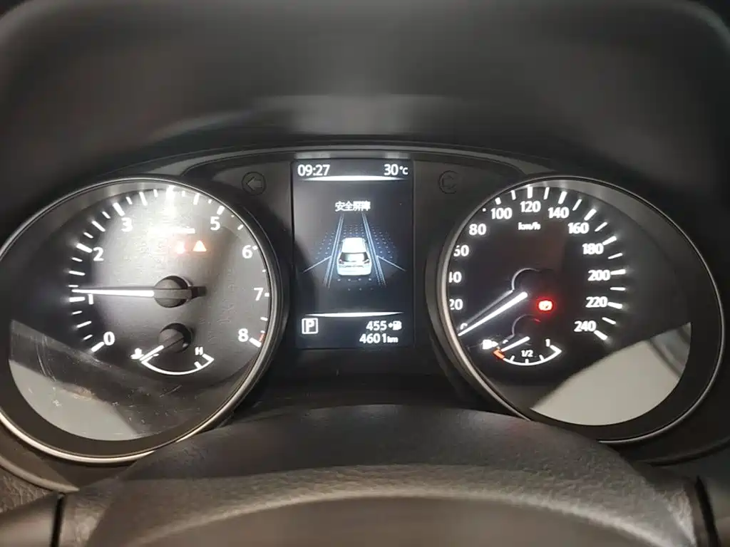 Nissan X-Trail — миниатюра 12