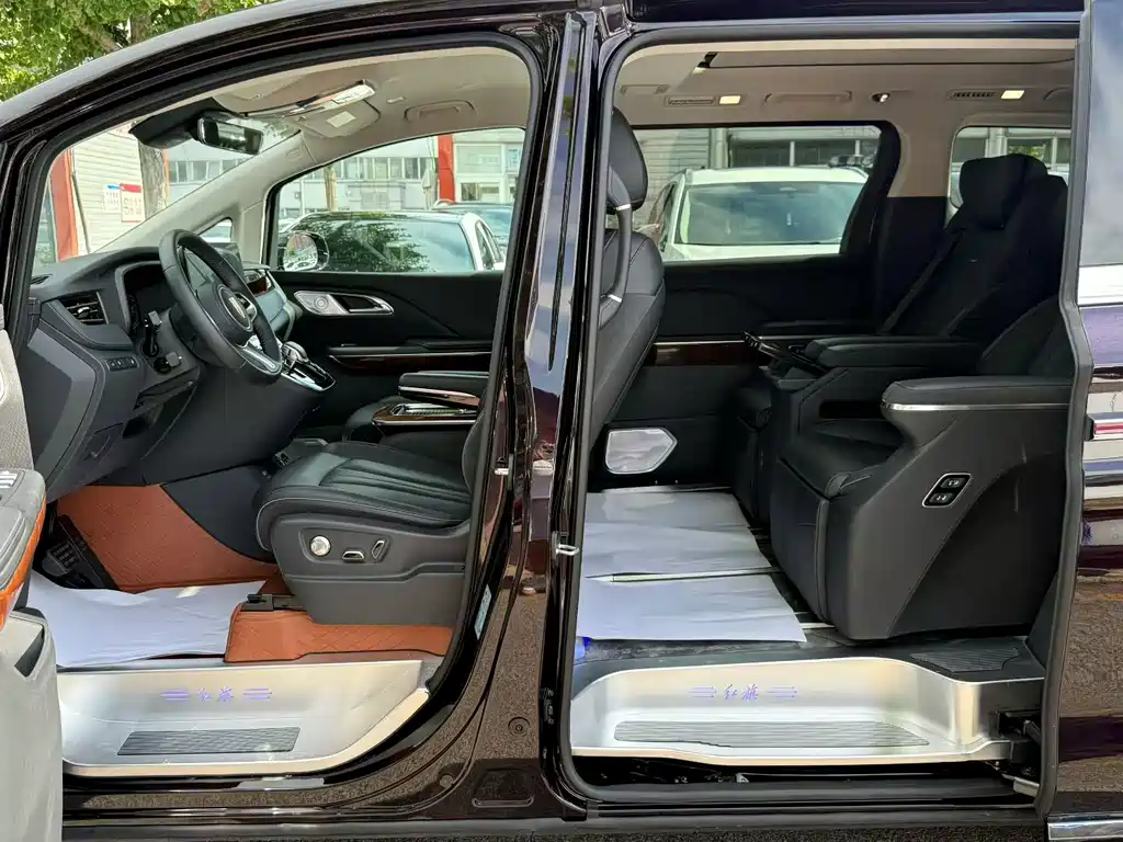 Hongqi Hongqi HQ9 PHEV — миниатюра 8