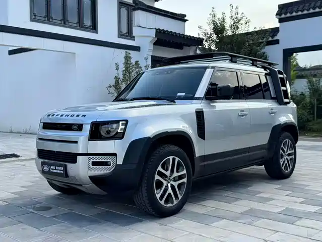 LAND ROVER DEFENDER