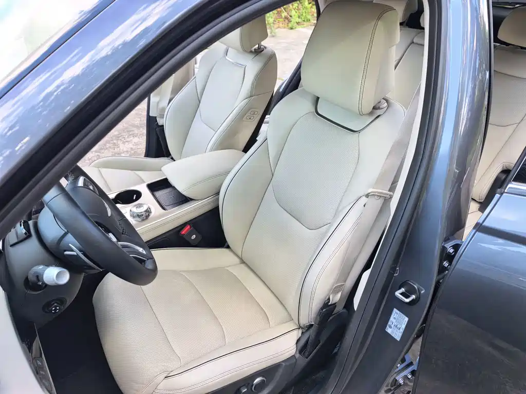 Genesis GV70 — миниатюра 16