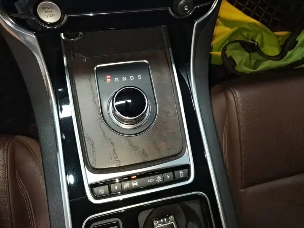 Jaguar XFL — миниатюра 14