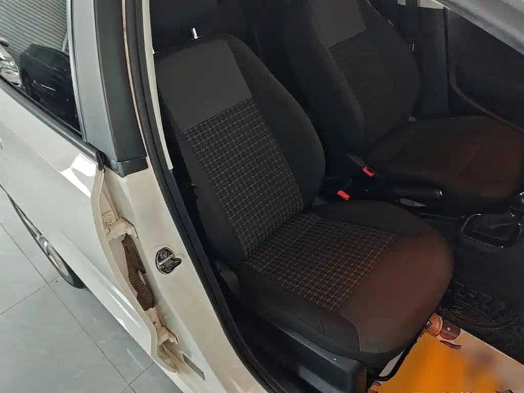 Volkswagen Polo — миниатюра 25