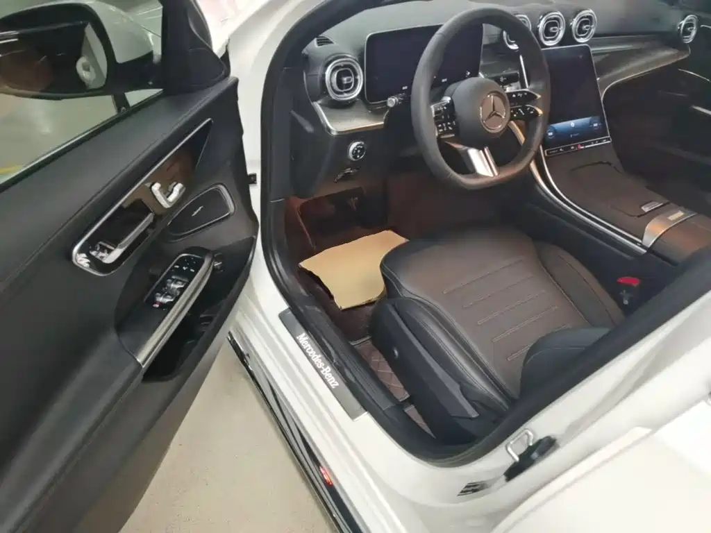 Mercedes-Benz C-Class — миниатюра 16