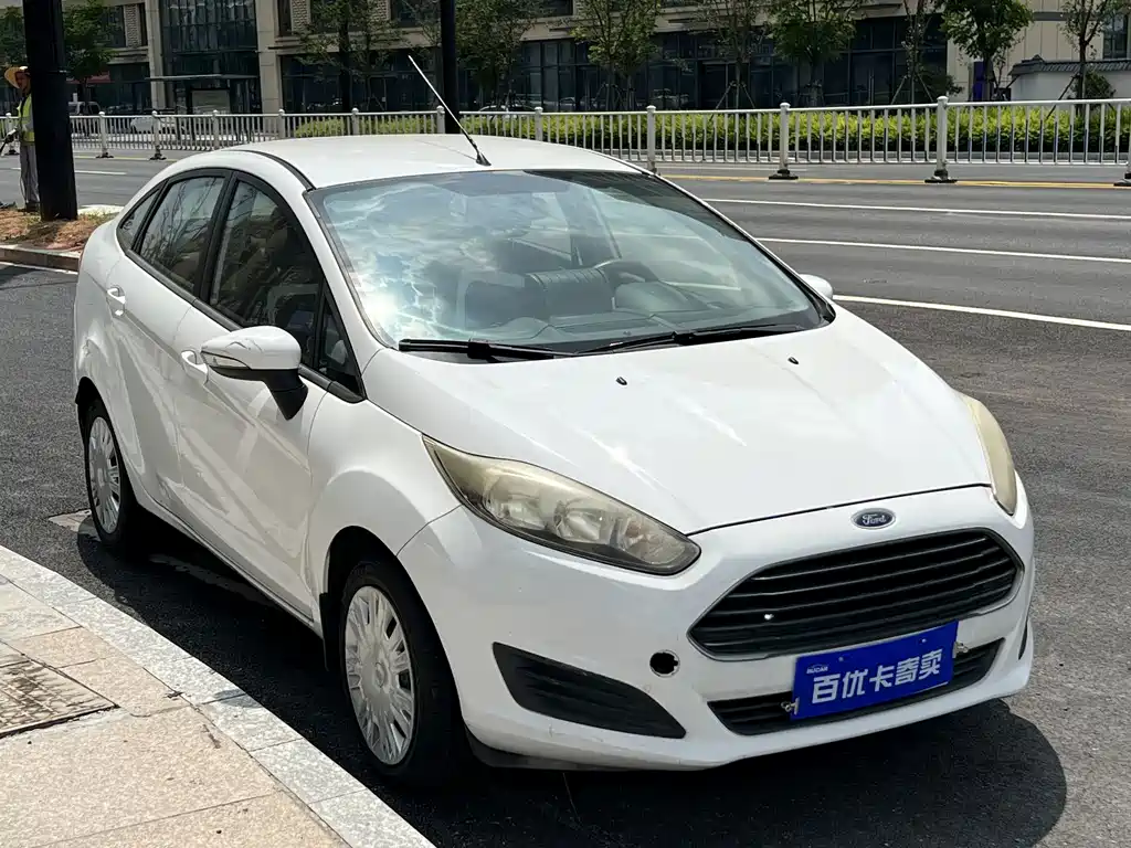 Ford Fiesta Sedan 1.5L Manual Elegant Type, фото 6