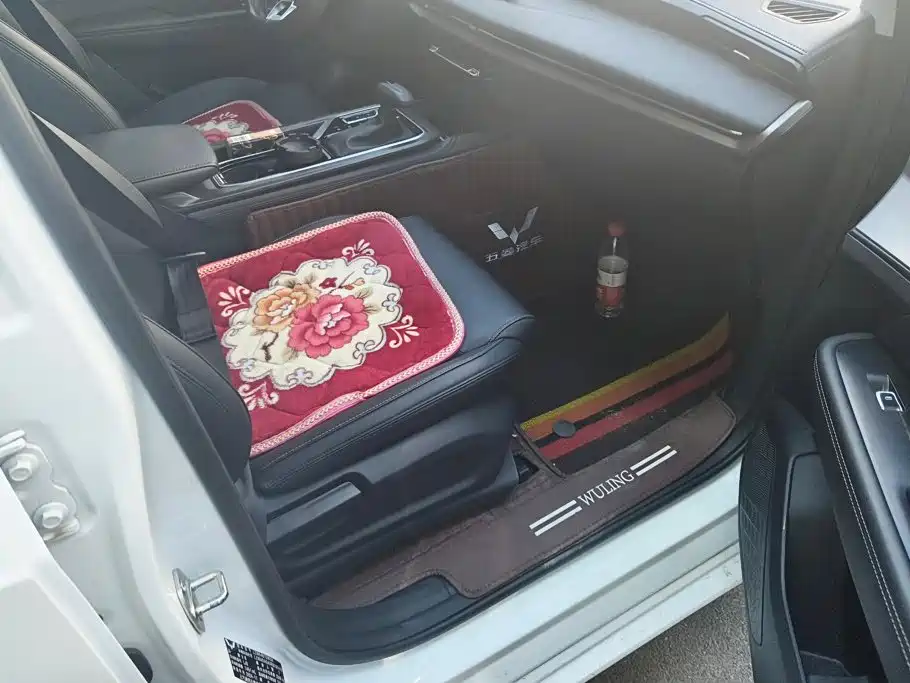 Wuling Jiachen — миниатюра 8